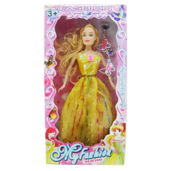 Muñeca en Plastico con Accesorios