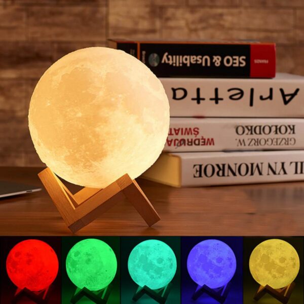 Lampara en Forma de Luna con Base Hecho en Madera